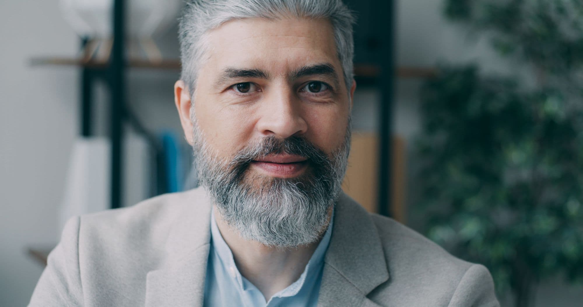 Relaxed portrait of a man in his 40s